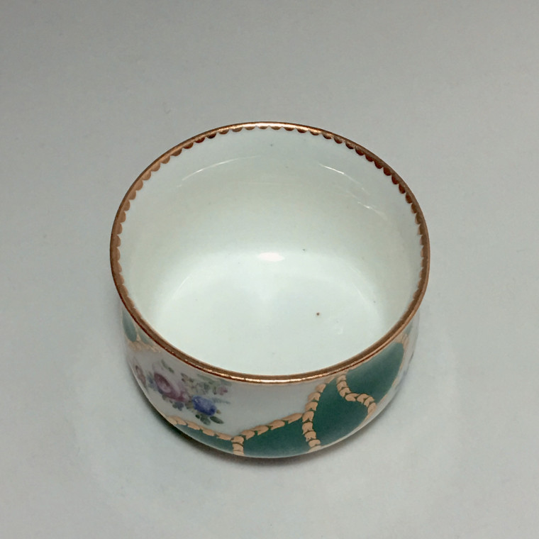 Pot à sucre en porcelaine de Vincennes - Sèvres à décor de rubans verts - XVIIIe siècle