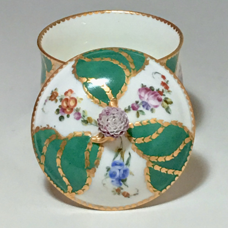 Sugar bowl in porcelain of Vincennes - Sèvres with green ribbons decoration - eighteenth century