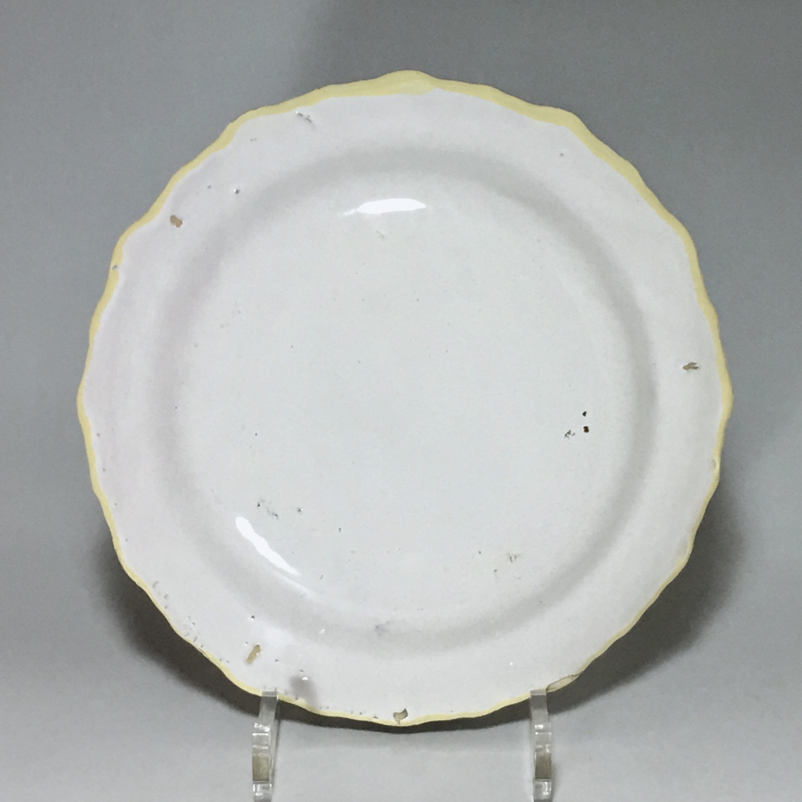 MOUSTIERS (Féraud) - Balloon plate - Eighteenth century
