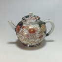 Japan porcelain teapot with Imari decoration - early eighteenth century