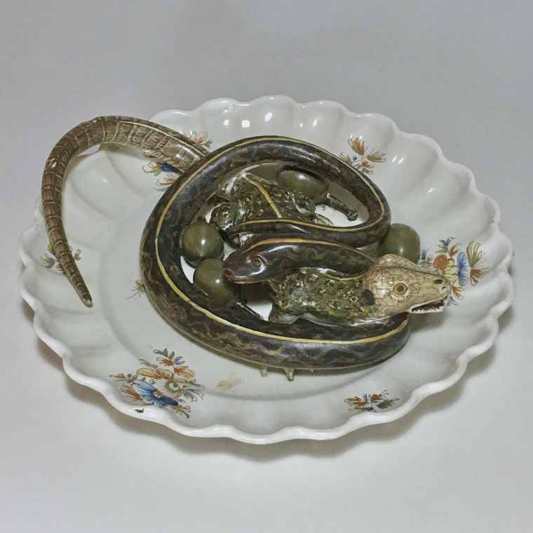 Assiette en faïence d'Alcora décorée en trompe-l'oeil - XVIIIe siècle - VENDU