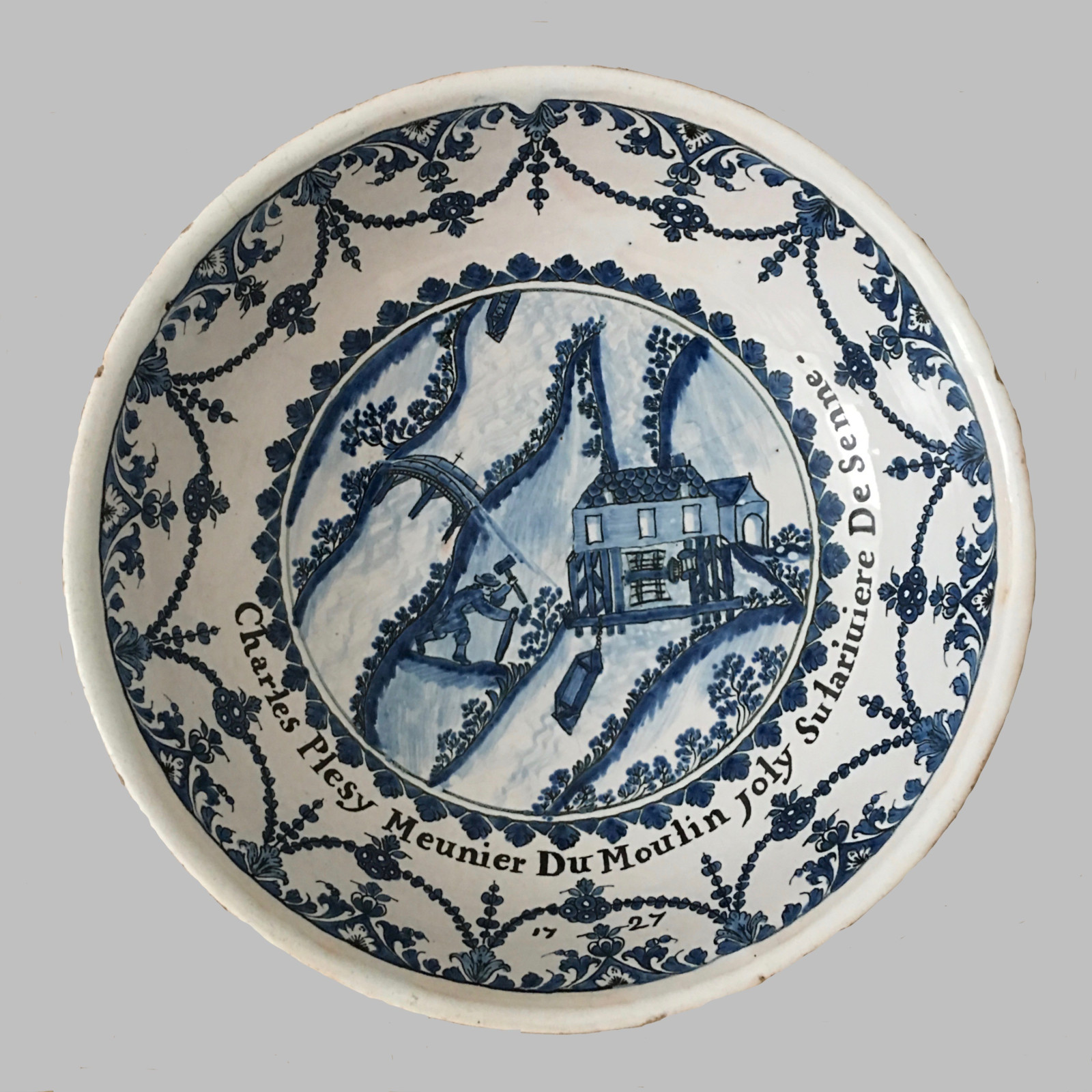 PParis - Rare jatte decorated with a profession depicting a miller on the Seine - Dated 1727 - SOLD