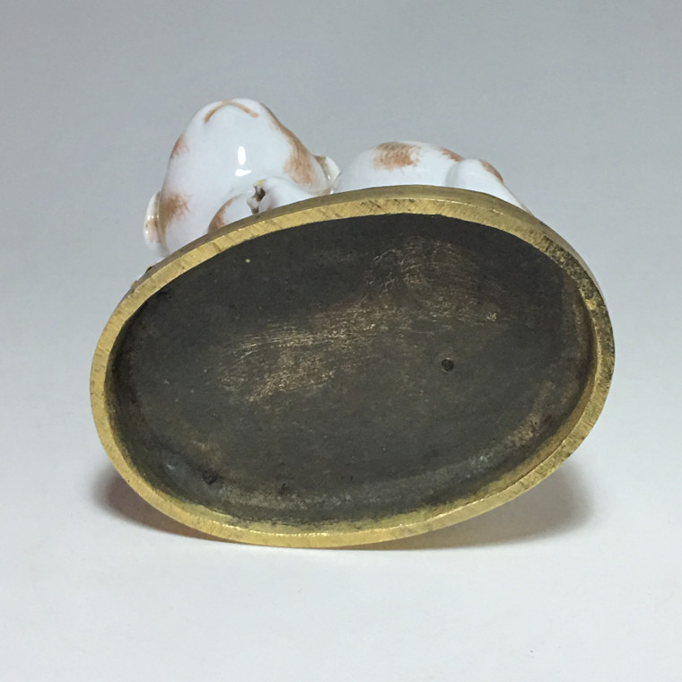 Little Japanese Kutani Porcelain Puppy - Nineteenth  Century