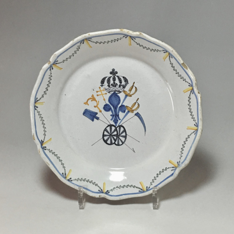 Nevers - Rare assiette décor dit "au tiers roulant" - XVIIIe siècle