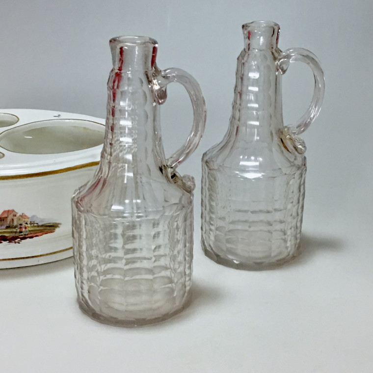 Frankenthal - Cruet set decorated with landscapes - 18th century