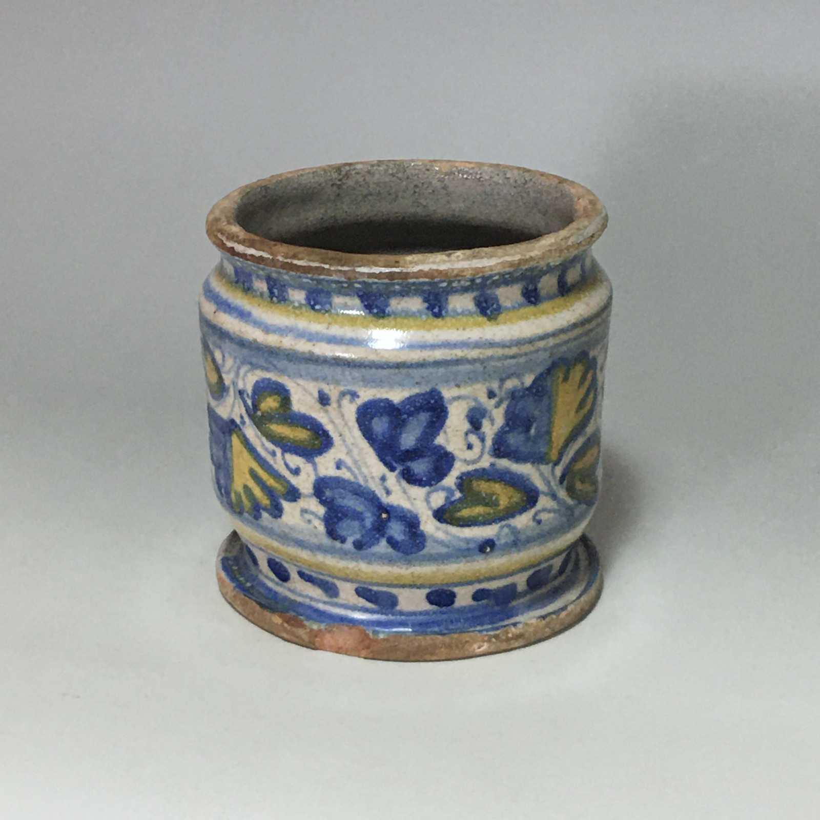 Petit albarello en majolique de Lyon - XVIe siècle