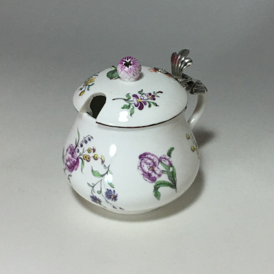 Moutardier couvert en porcelaine de Höchst - Vers 1750 - 1763