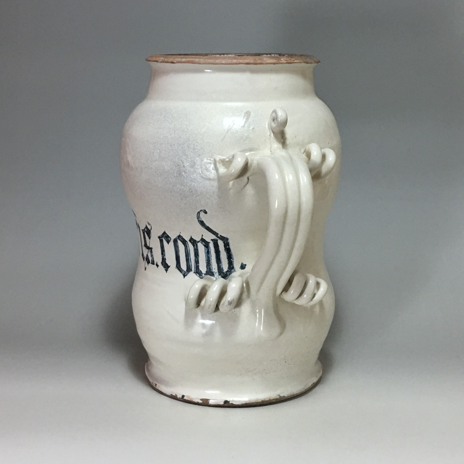 Rare large albarello in majolica from Lyon - End of the sixteenth - beginning of the seventeenth century