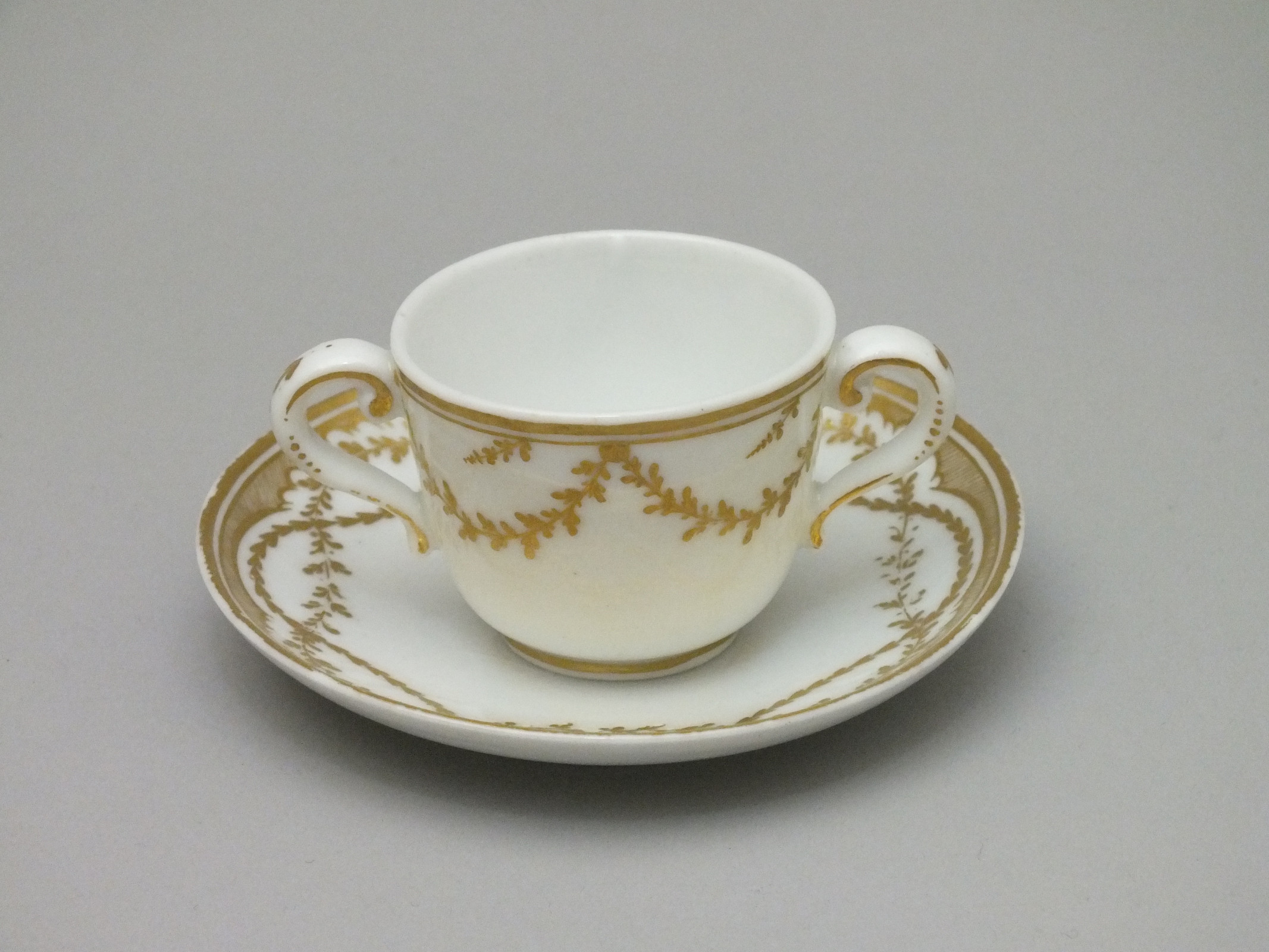 Vincennes (Seguin) - Hard porcelain - toilet Cup - Eighteenth Century