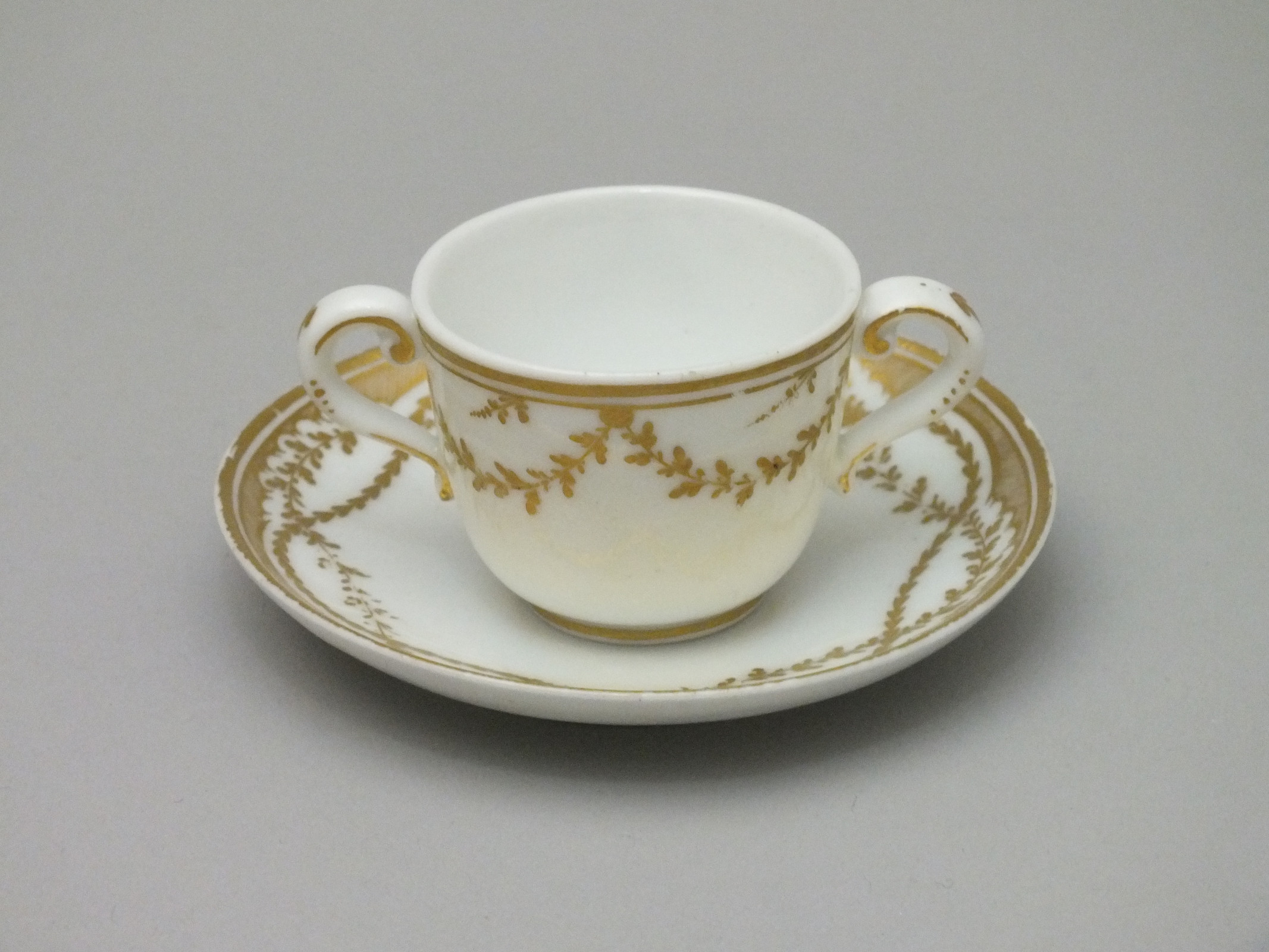 Vincennes (Seguin) - Hard porcelain - toilet Cup - Eighteenth Century
