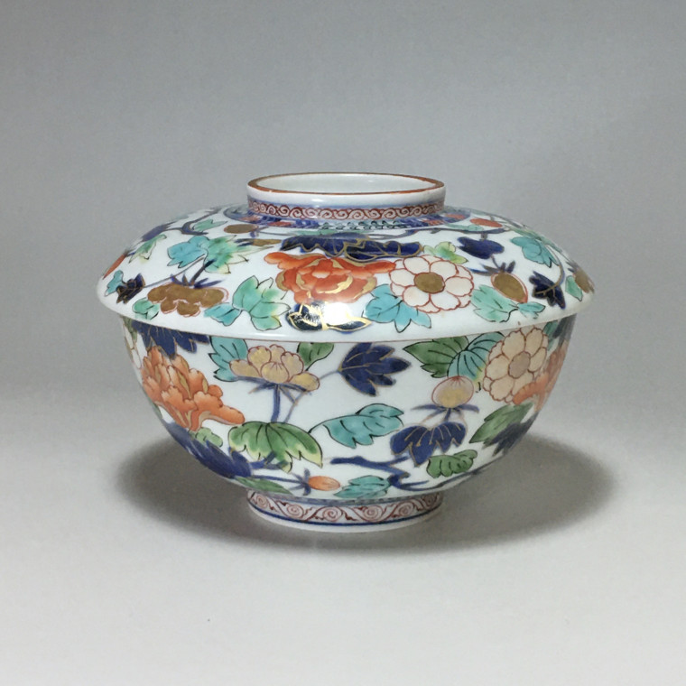 Japon - Bol couvert à décor polychrome - vers 1690- 1720