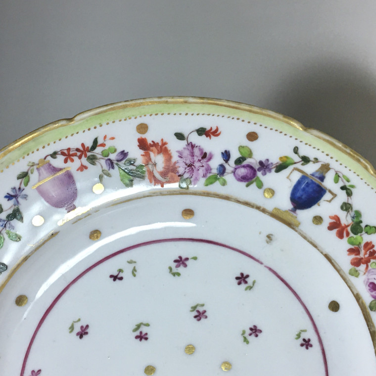 Paris - Porcelain plate from PARIS, Manufacture du Petit Carousel (2) - Eighteenth century