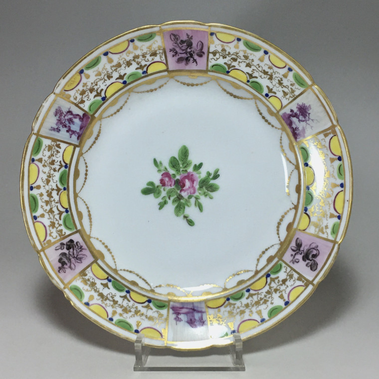 Paris – Assiette en porcelaine, Manufacture du Petit Carousel (3) – XVIIIe siècle