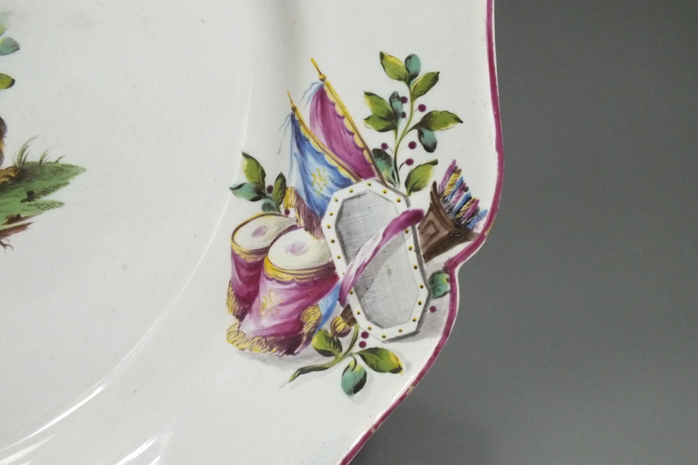 Meillonnas - Rare assiette à décor d'armoiries - XVIIIe siècle