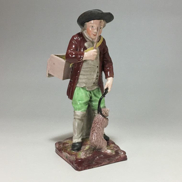 Lunéville – Statuette figurant un dresseur de marmotte – XVIIIe siècle