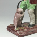 Lunéville – Statuette figurant un dresseur de marmotte – XVIIIe siècle
