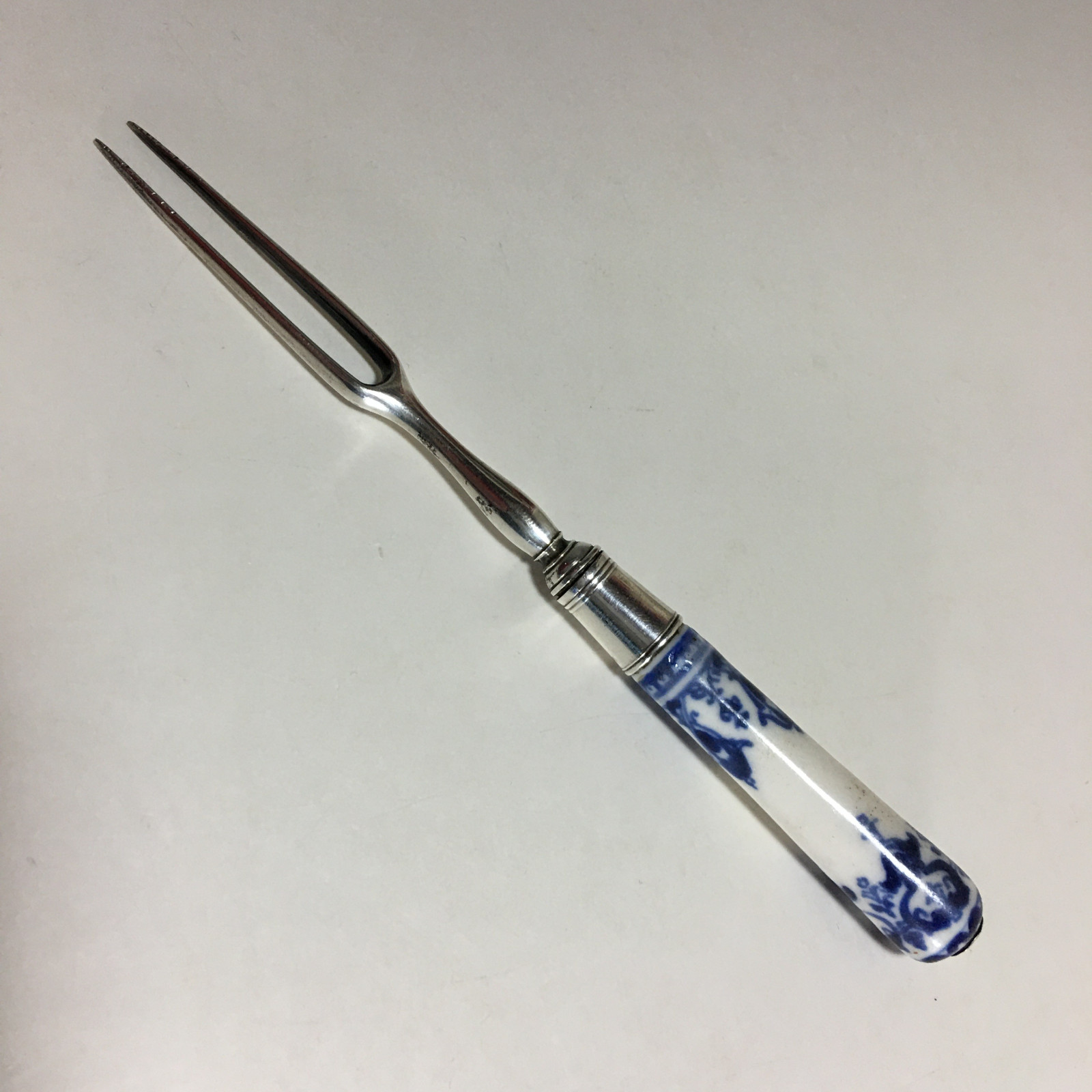 Rare little silver fork, soft porcelain handle of Saint Cloud - Eighteenth century