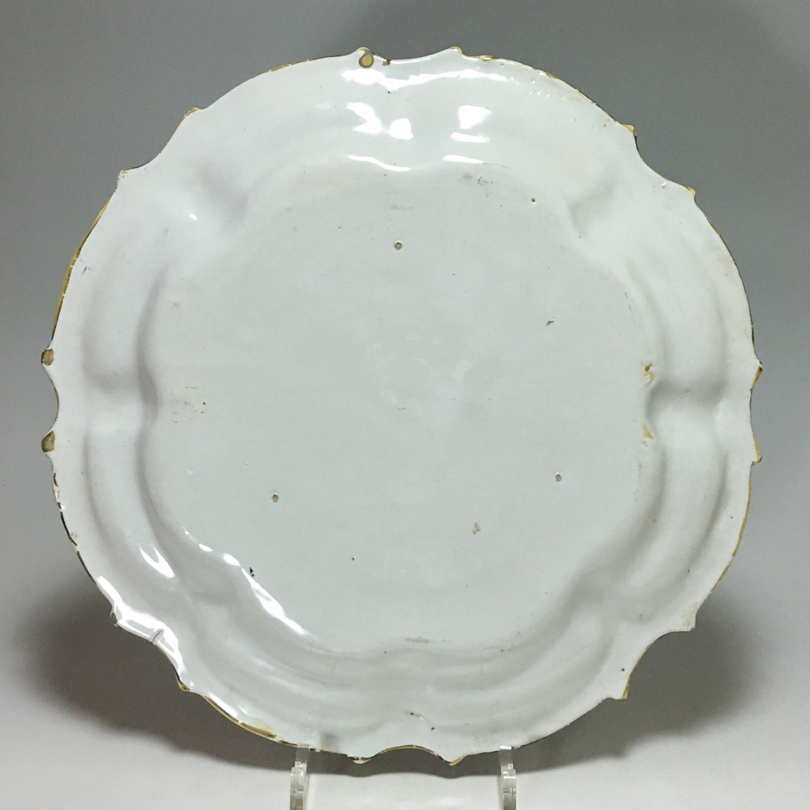 Earthenware dish from Lodi (Italy) Decor from a battle scene - Eighteenth century