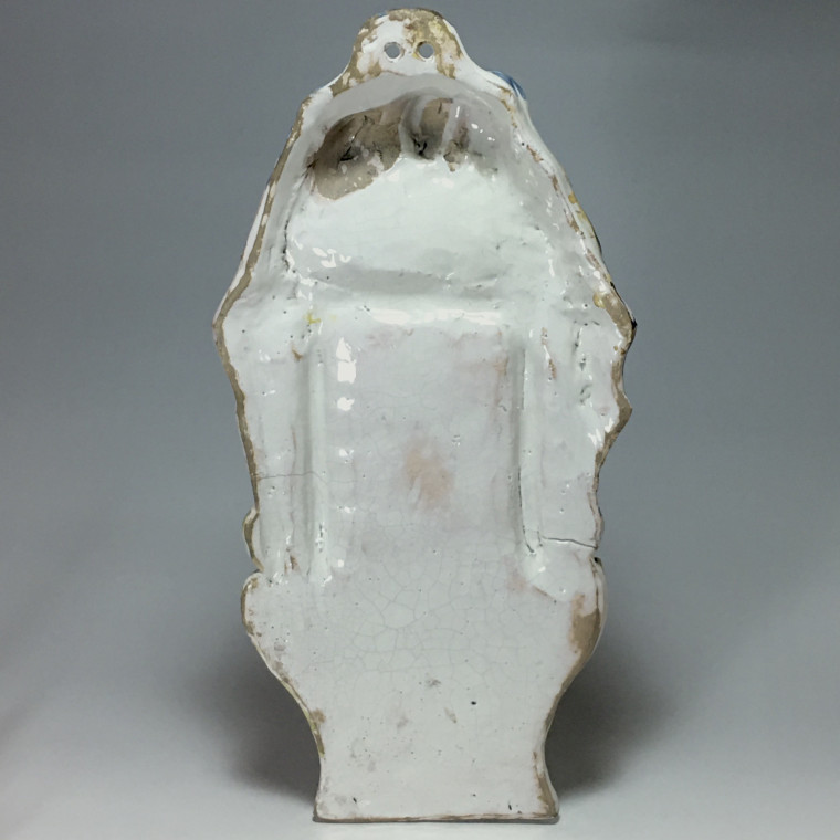 Deruta (Italie) – Grand bénitier d'applique – Début du XVIIe siècle.