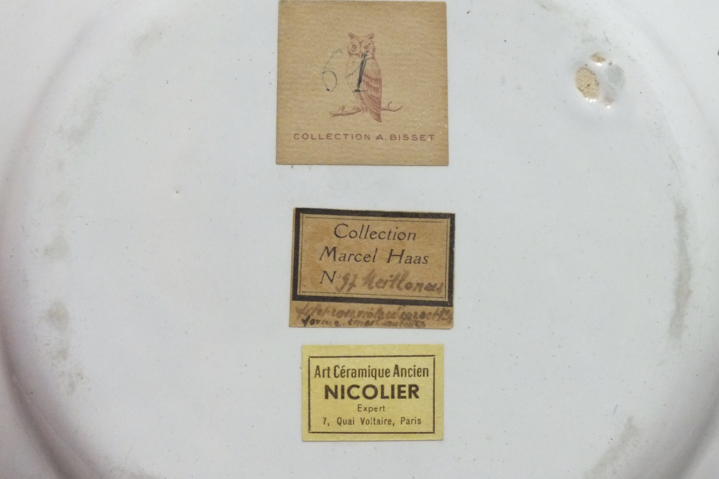 Meillonnas - Rare assiette à décor d'armoiries - XVIIIe siècle