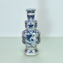 CHINA - Porcelain vase in hexagonal shape - KANGXI Period (1662 - 1722)