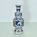 CHINA - Porcelain vase in hexagonal shape - KANGXI Period (1662 - 1722)