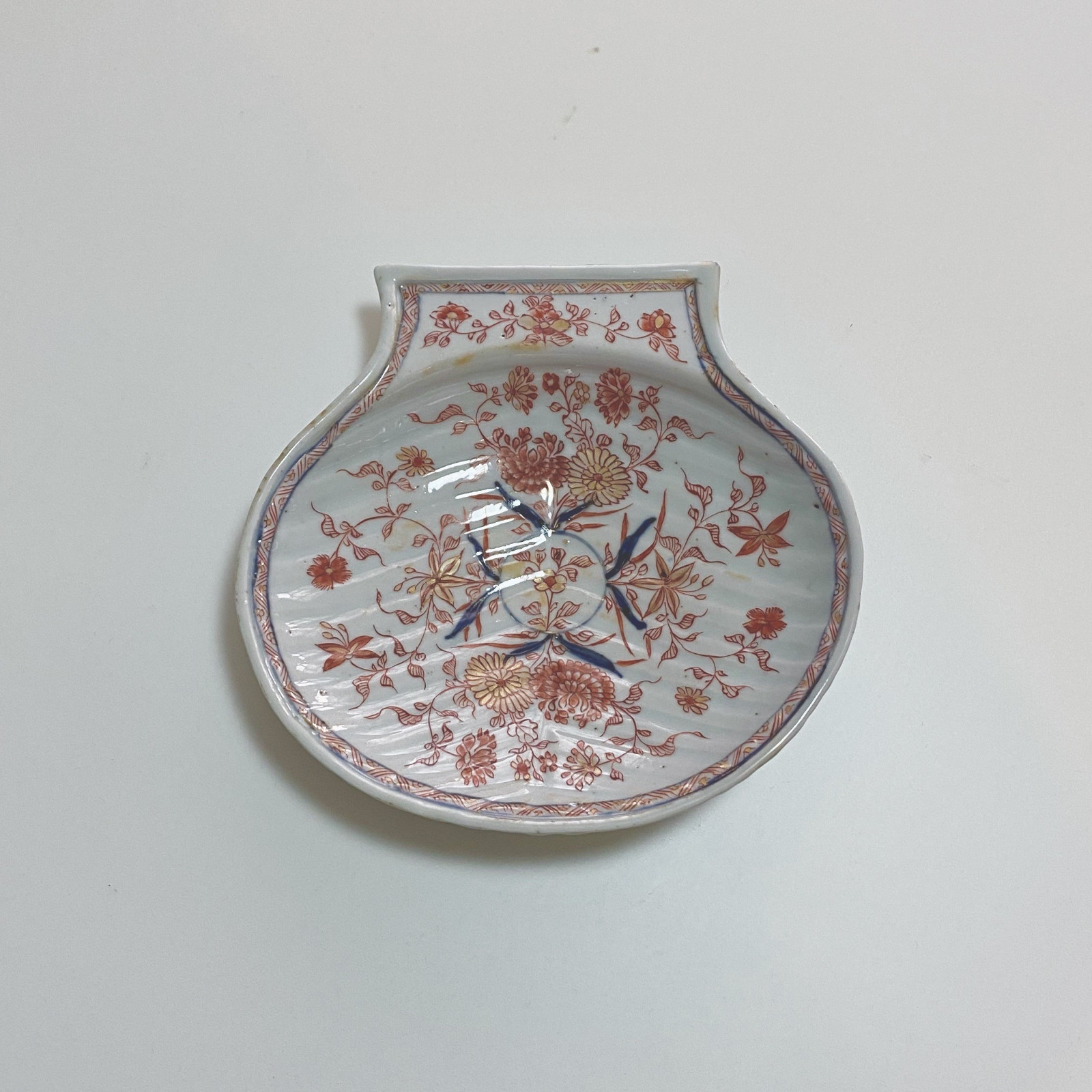 Chine - Deux coquilles à décor Imari - Époque Kangxi (1662-1722)