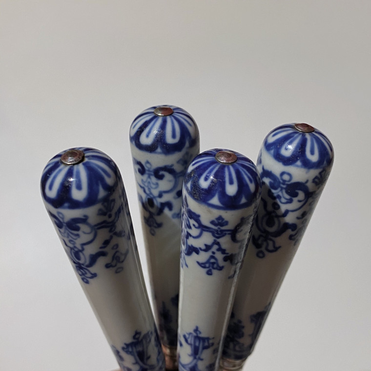 Saint-Cloud - Set of four small knives - Eighteenth century