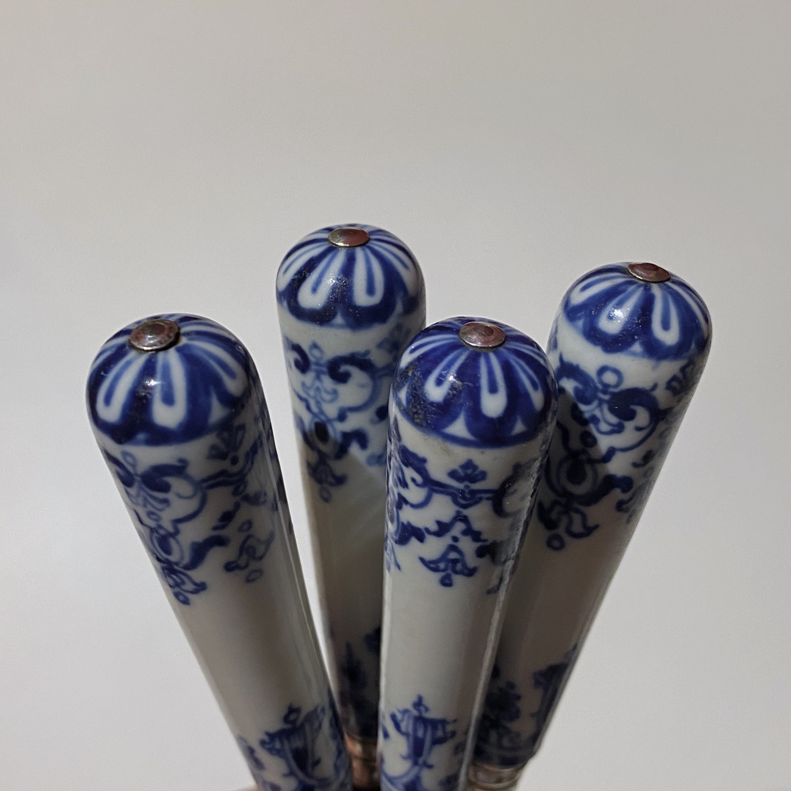 Saint-Cloud - Set of four small knives - Eighteenth century