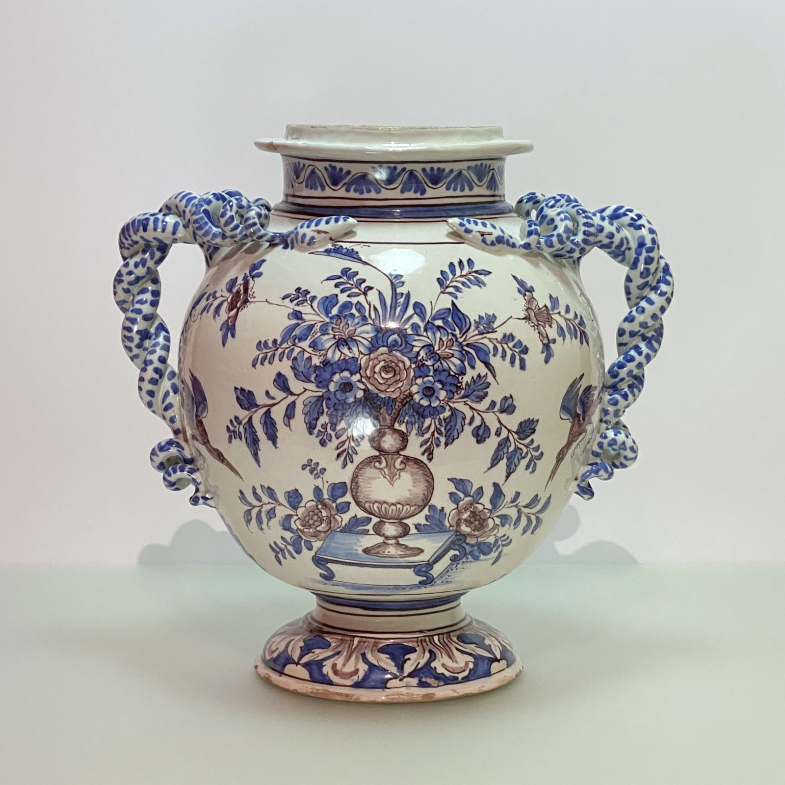 Montpellier – Fabrique Olliver - Grand vase de montre - Vers 1700