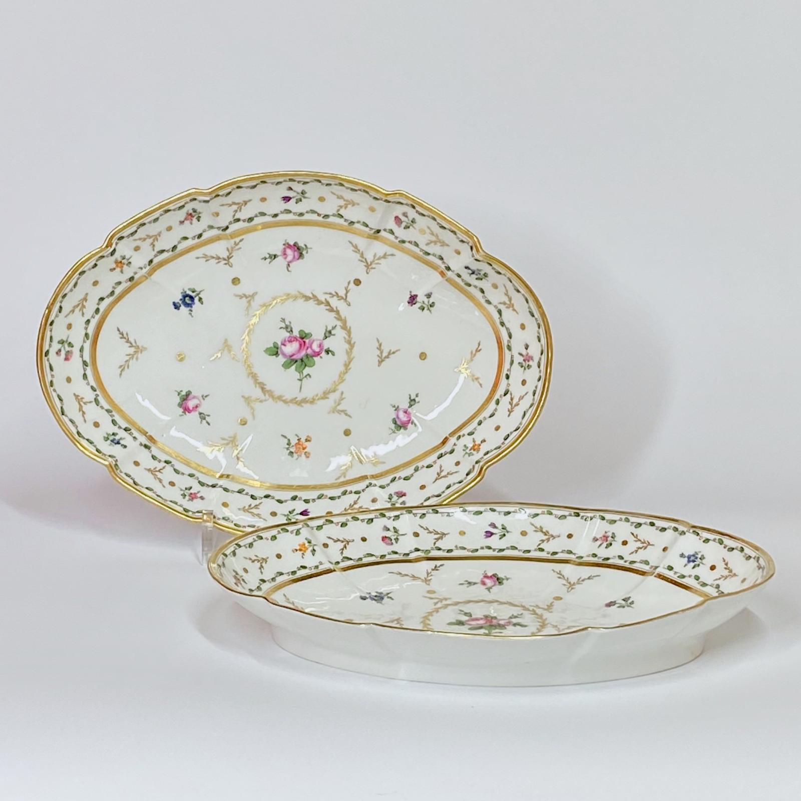 Manufacture du Duc d'Angoulême - Pair of porcelain dishes - Eighteenth century