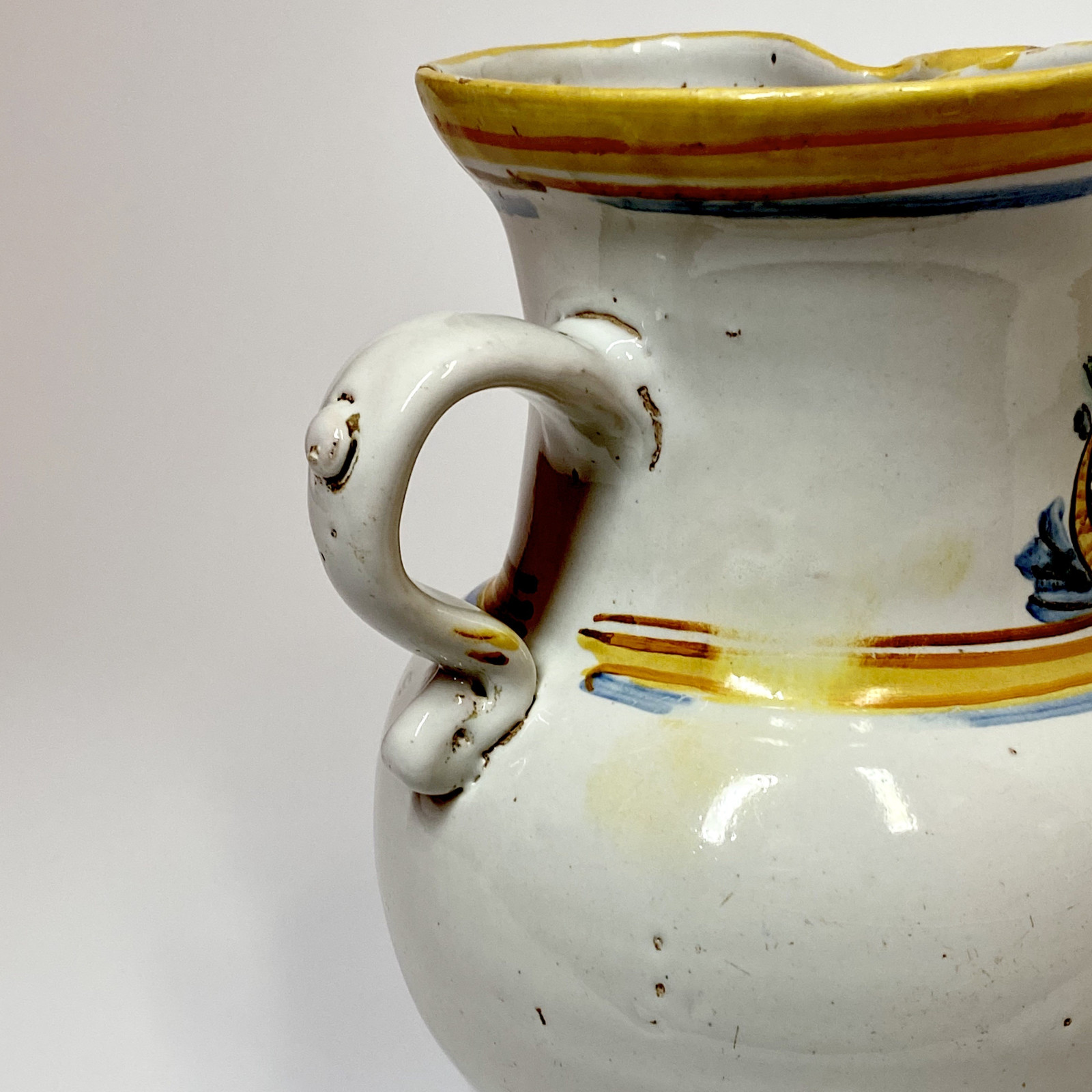 Deruta or Pesaro - Pitcher with pinched neck - Seventeenth century