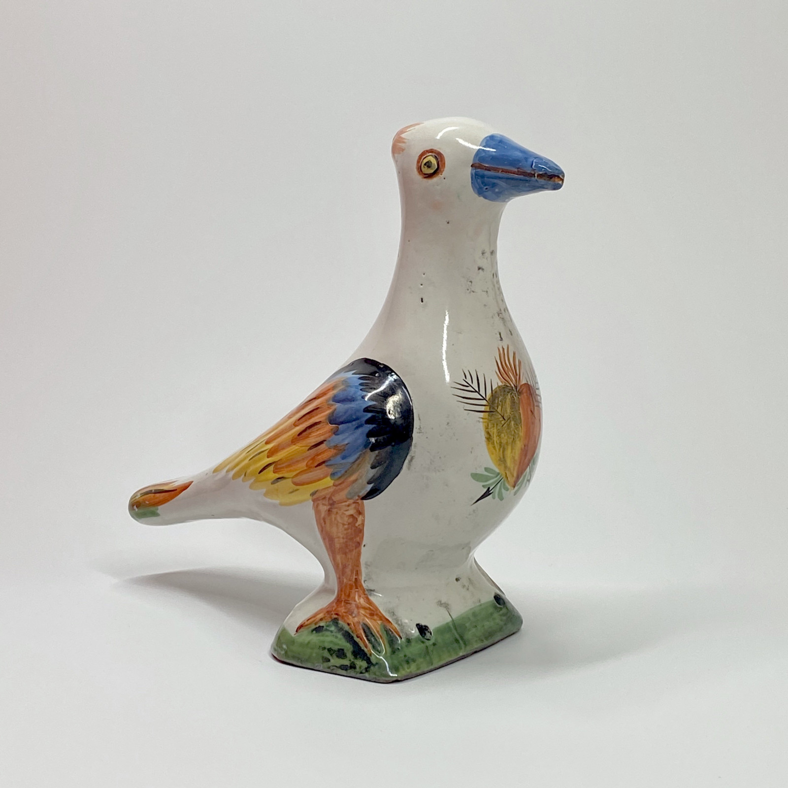 Nevers  - Épi de faîtage figurant un pigeon - Fin du XVIIIe siècle