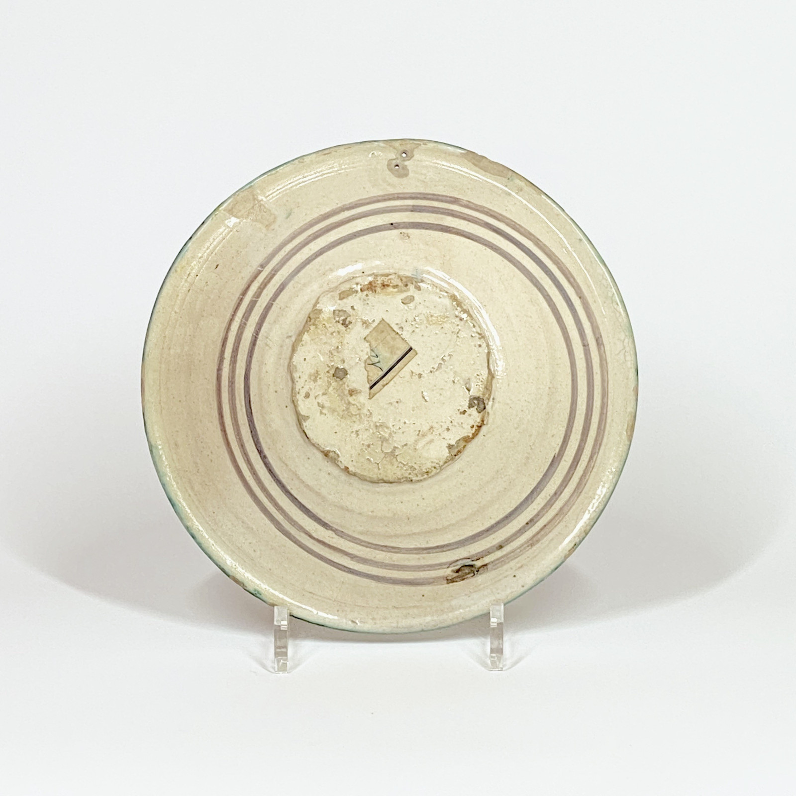 Montelupo - Small dish decorated with a man brandishing his sword - Seventeenth century