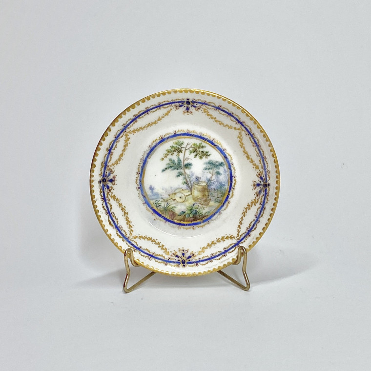 Tasse mignonnette en porcelaine tendre de Sèvres - XVIIIe siècle