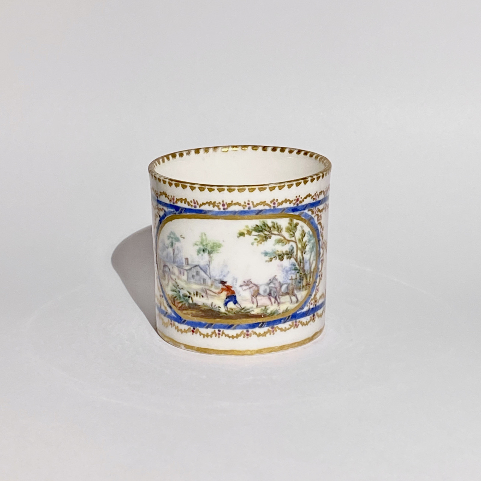 Cup and saucer "Mignonnette" in soft Sèvres porcelain - Eighteenth century