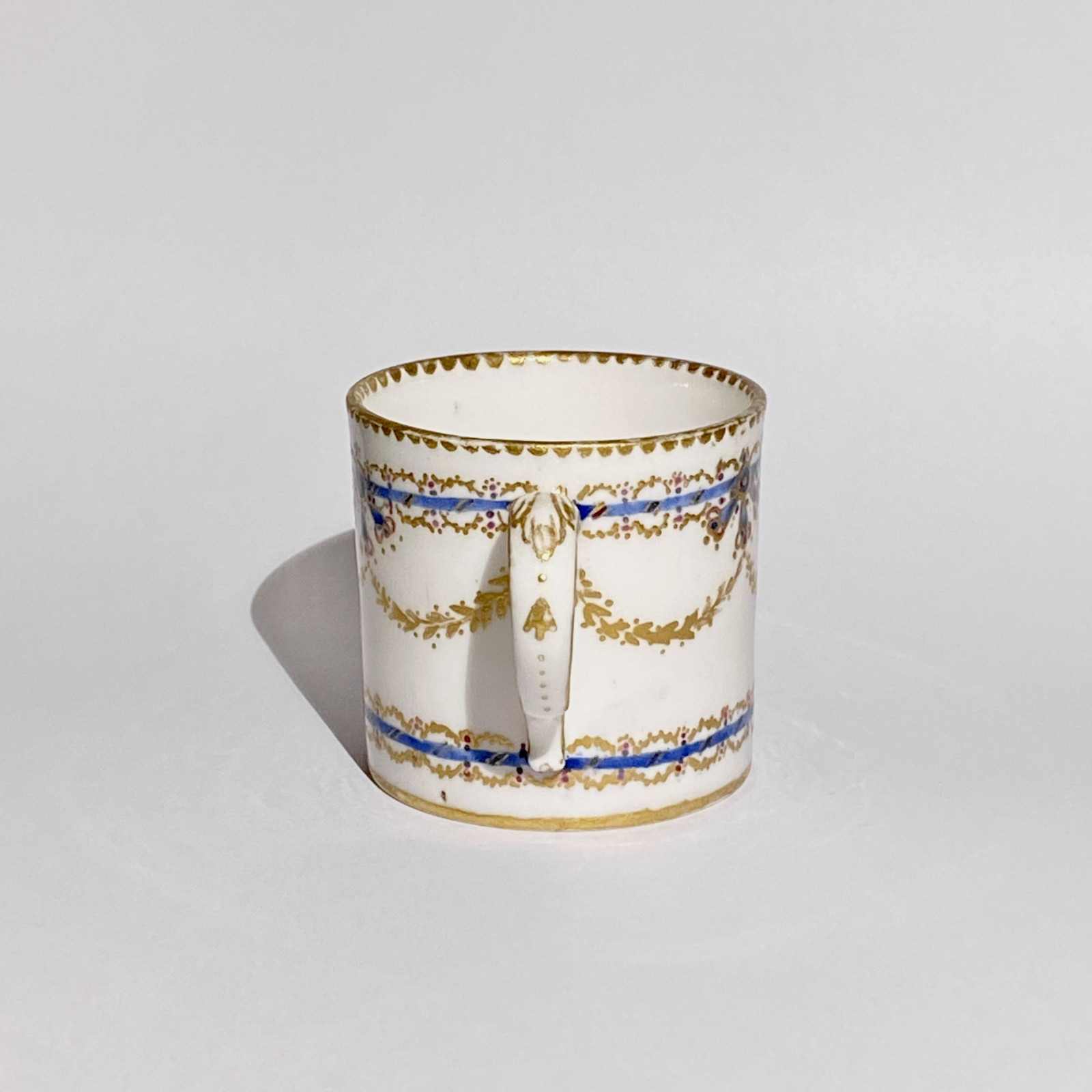 Cup and saucer "Mignonnette" in soft Sèvres porcelain - Eighteenth century