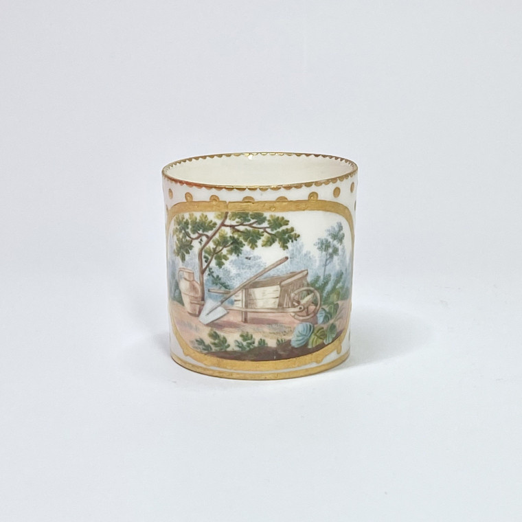 Gobelet litron en porcelaine tendre de Sèvres - XVIIIe siècle