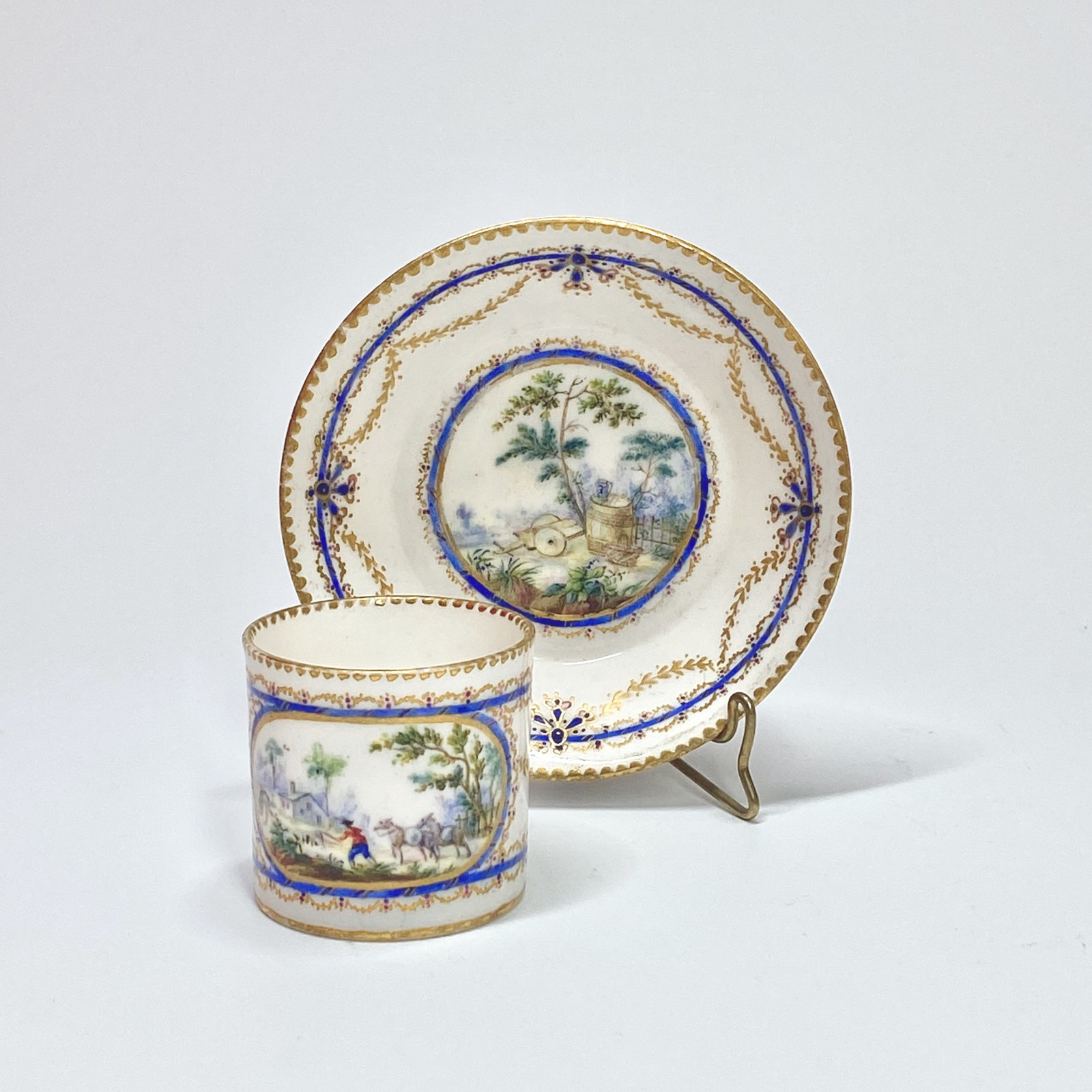 Cup and saucer "Mignonnette" in soft Sèvres porcelain - Eighteenth century