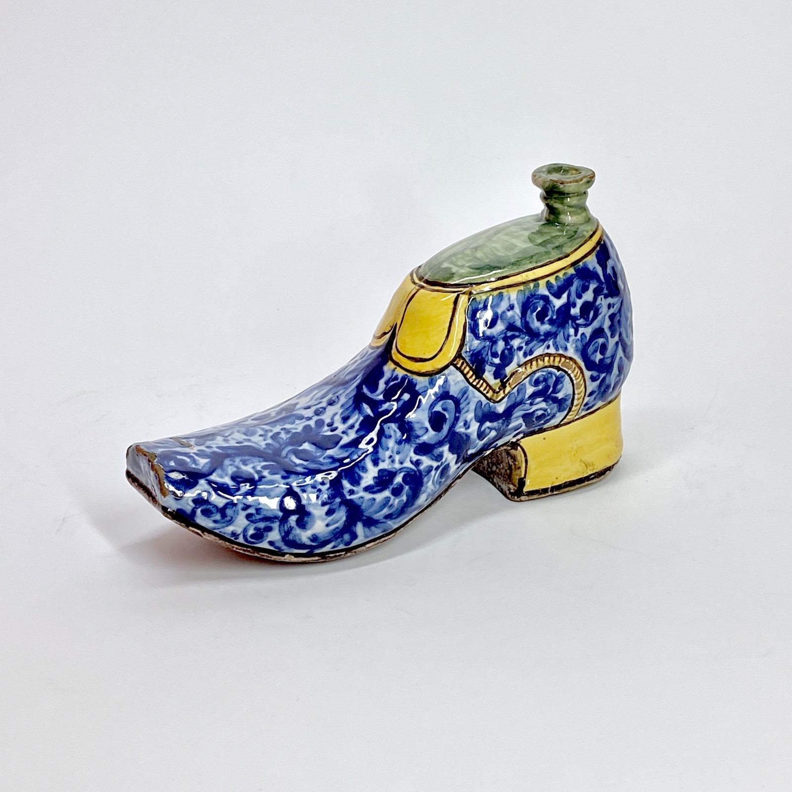 Caltagirone (Sicily) - Gourd in the shape of a shoe - End of the seventeenth century Beginning of the eighteenth century