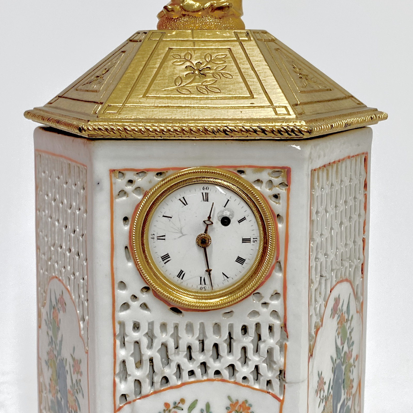 China - Small porcelain clock - Qianlong period (1736 - 1795)