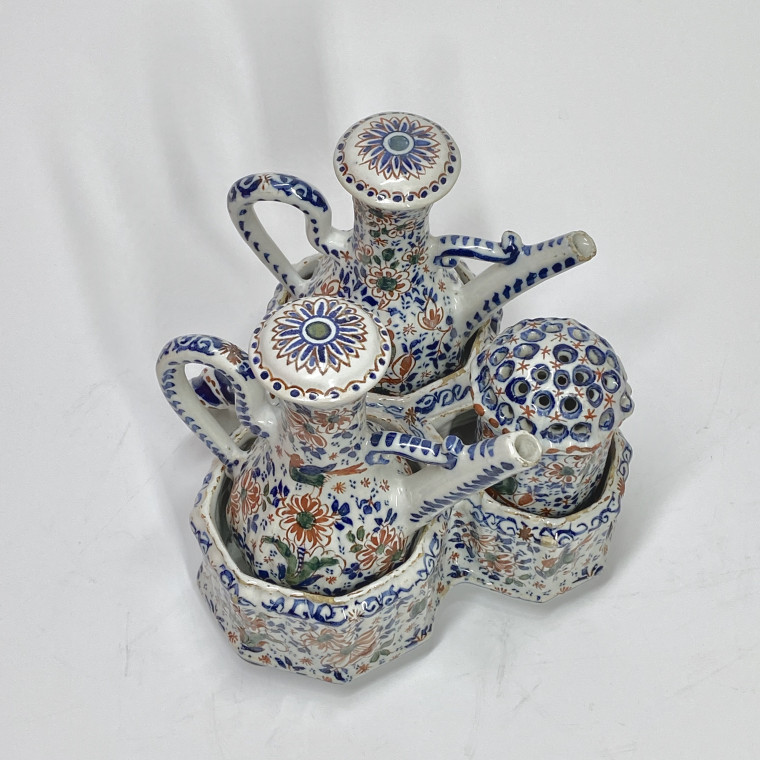 Delft - Rare porte-Huilier polychrome à trois compartiments - XVIIIe siècle