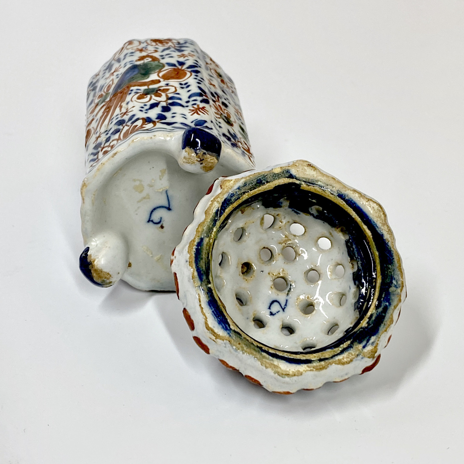 Delft - Rare porte-Huilier polychrome à trois compartiments - XVIIIe siècle