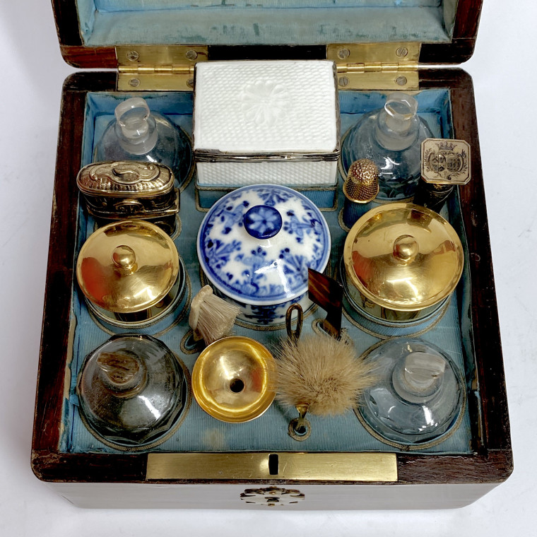 Coffret - nécessaire de voyage d'époque Louis XV