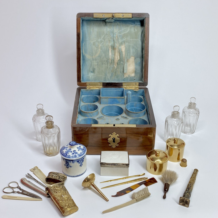 Box Louis XV period travel kit - Eighteenth century