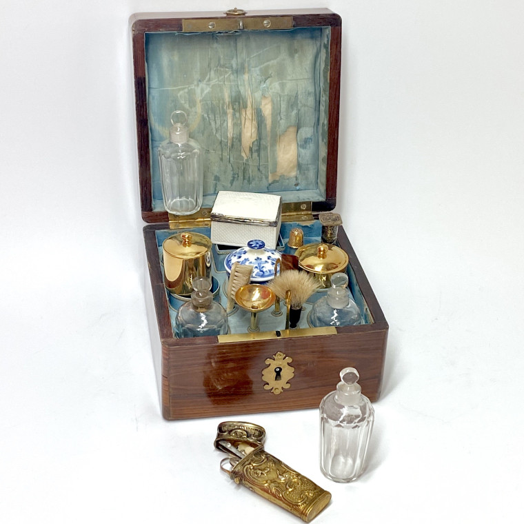 Coffret - nécessaire de voyage d'époque Louis XV