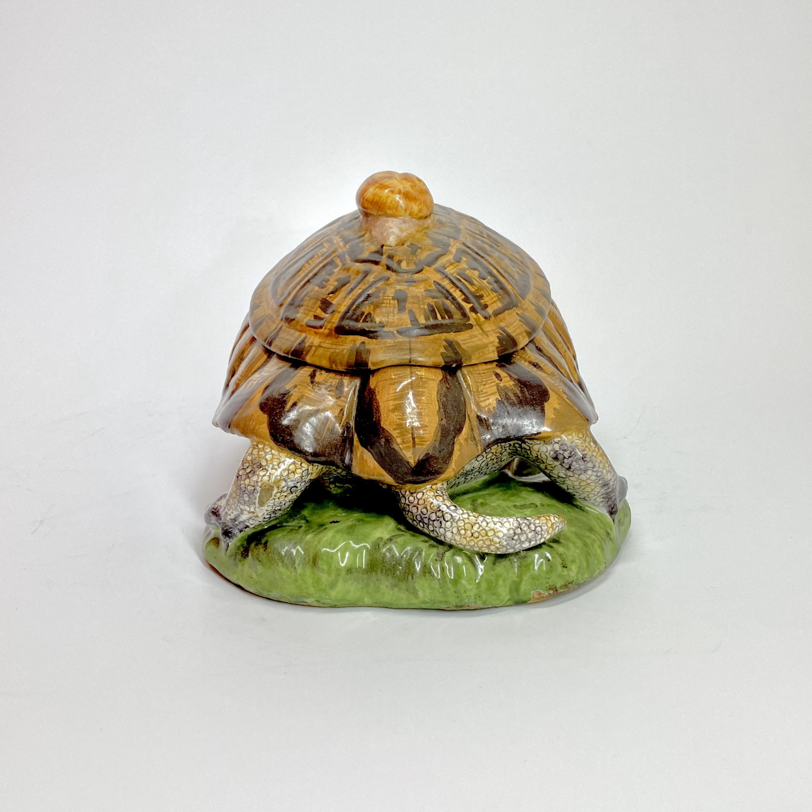 Strasbourg - Tortoise with trompe l'oeil - Manufacture Paul Hannong, about 1750-1754