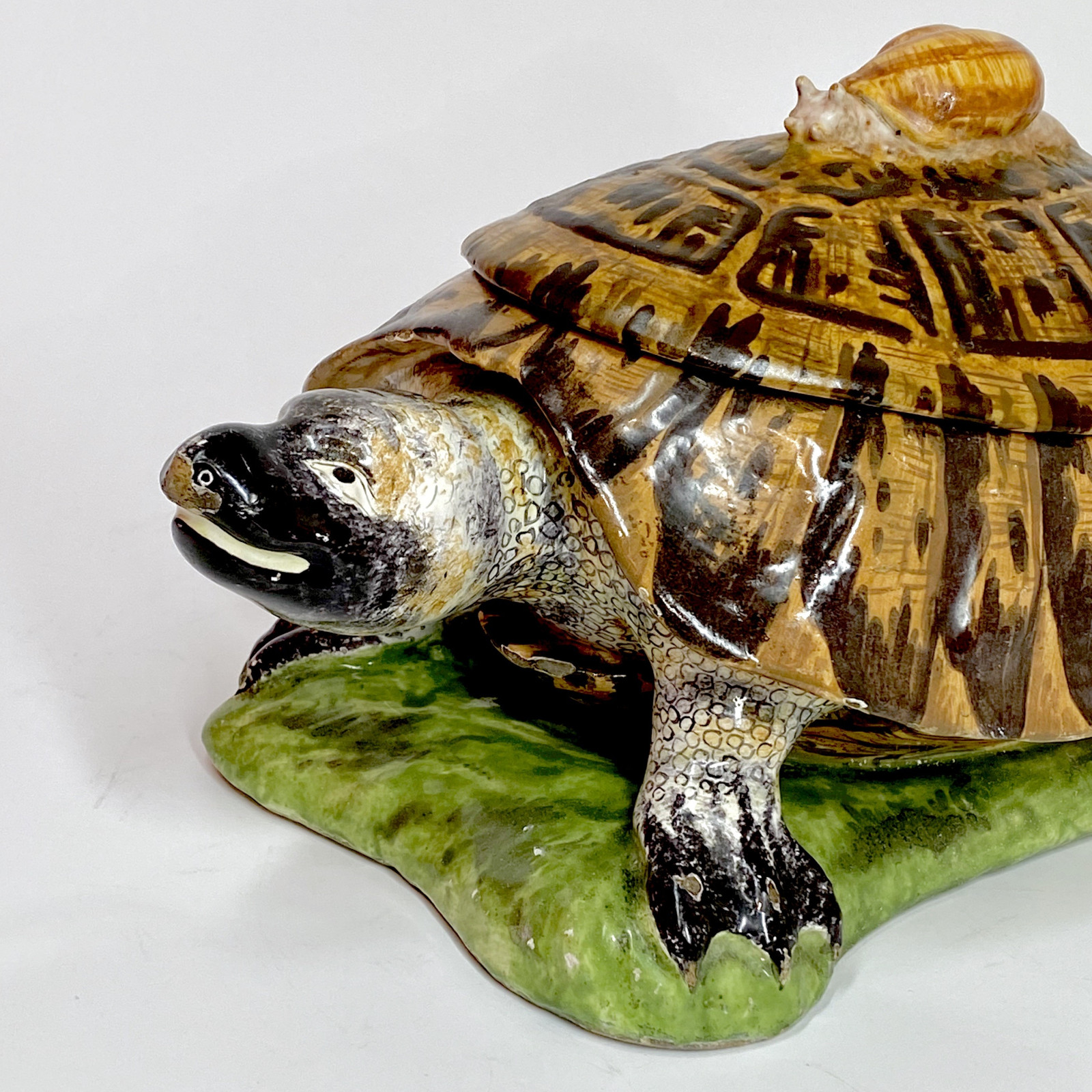 Strasbourg - Tortue en trompe l’oeil - Manufacture Paul Hannong, vers 1750-1754