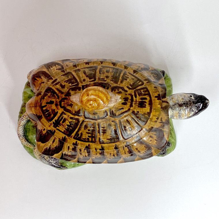 Strasbourg - Tortoise with trompe l'oeil - Manufacture Paul Hannong, about 1750-1754