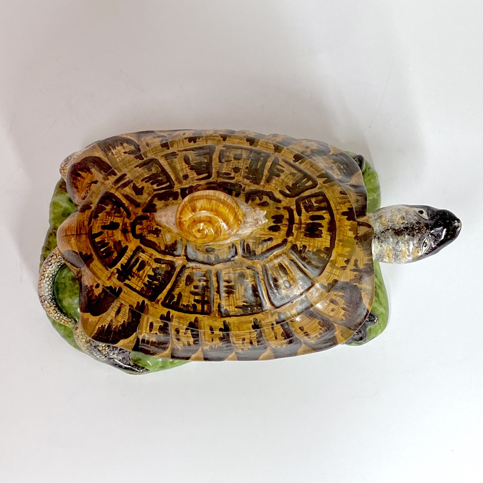 Strasbourg - Tortoise with trompe l'oeil - Manufacture Paul Hannong, about 1750-1754